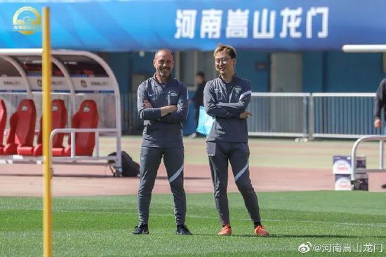 于是她只能悻悻道：我不想跟你吵架，咱们还是赶紧把常乾送回房间去，然后再把海龙搬进来。